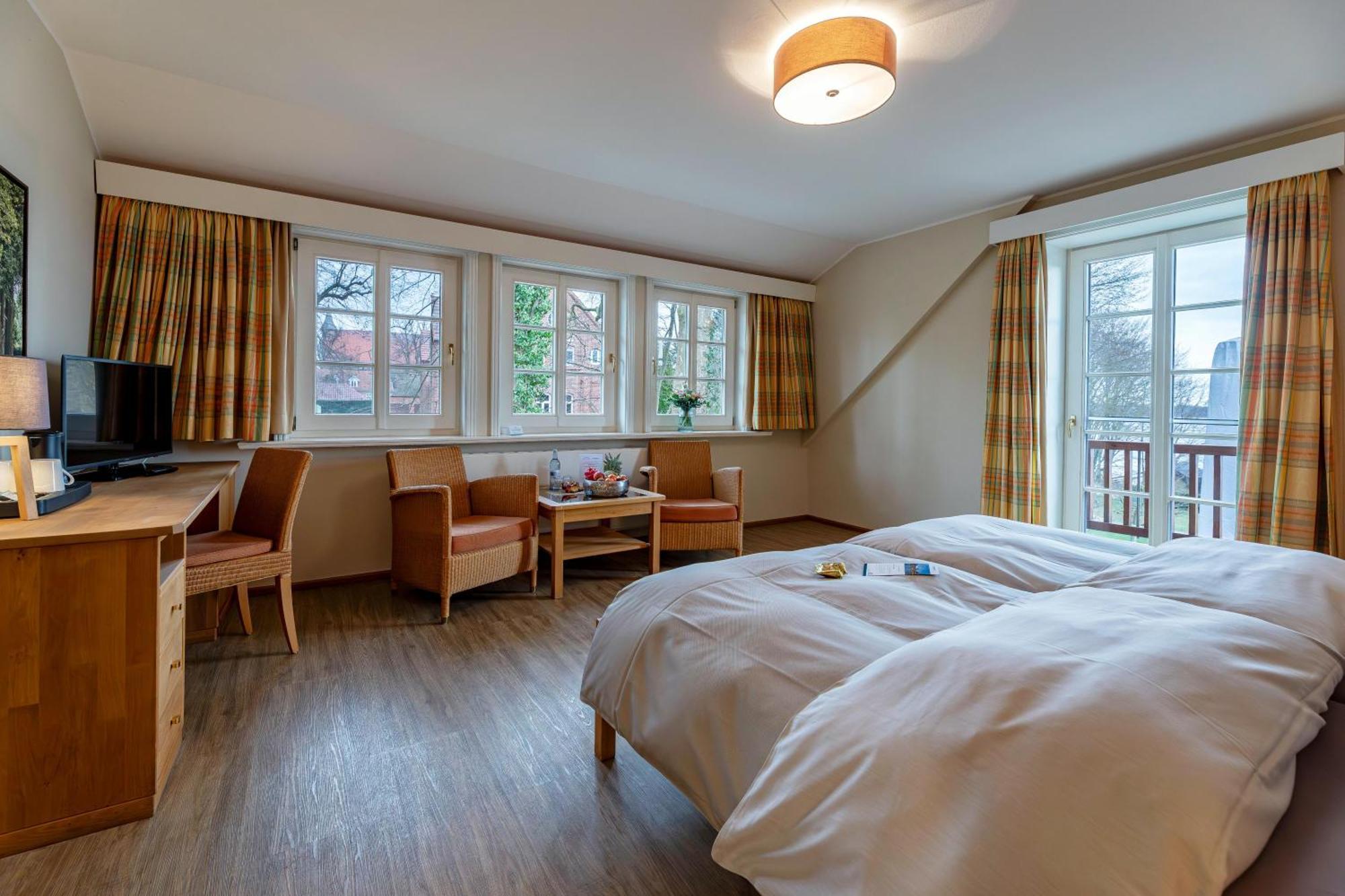 Seehotel Zarrentin Zarrentin am Schaalsee Екстериор снимка