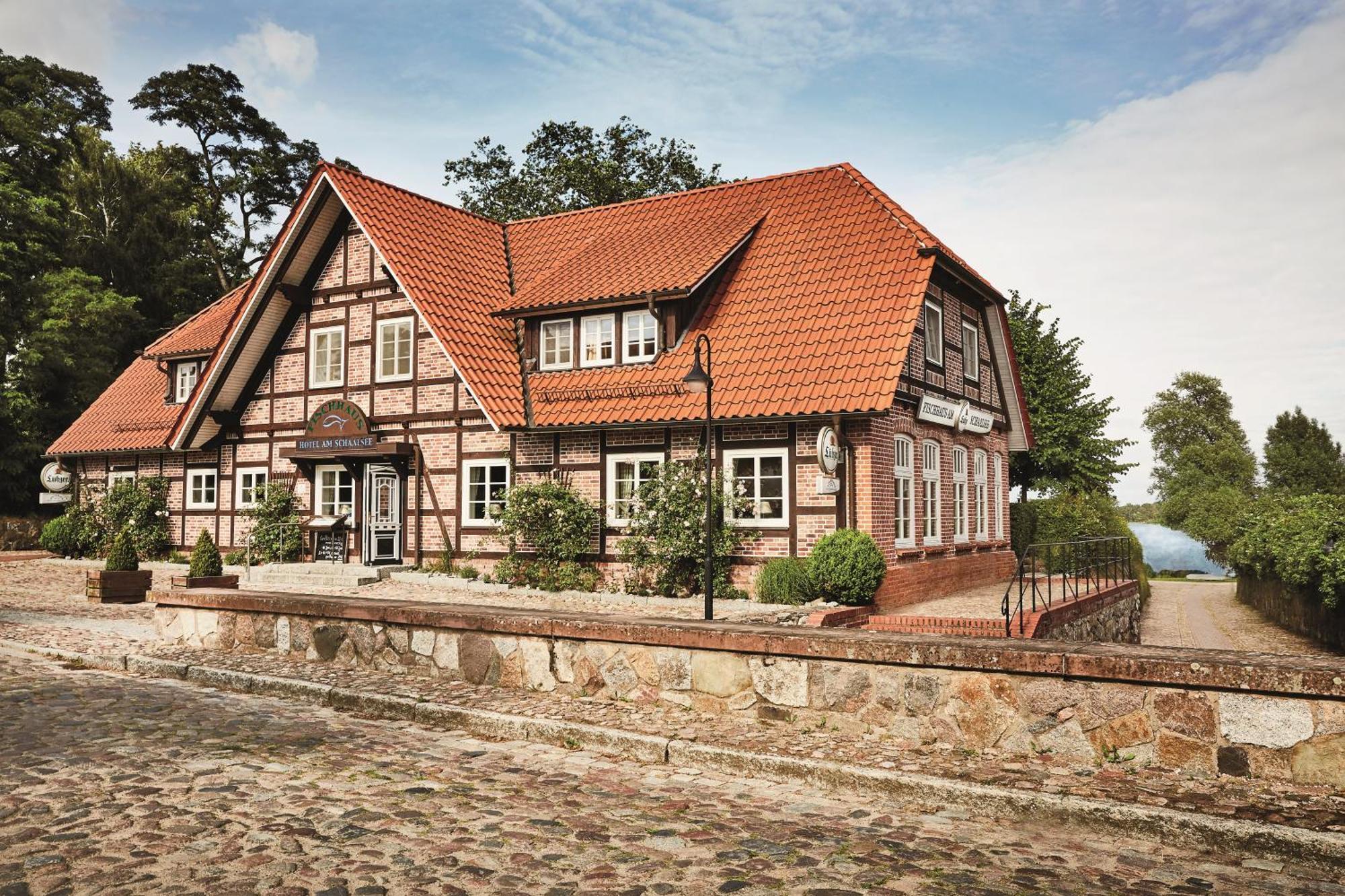 Seehotel Zarrentin Zarrentin am Schaalsee Екстериор снимка